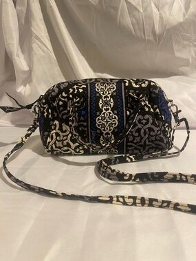 Retired Vera Bradley Crossbody Canterberry Cobalt Pattern Purse